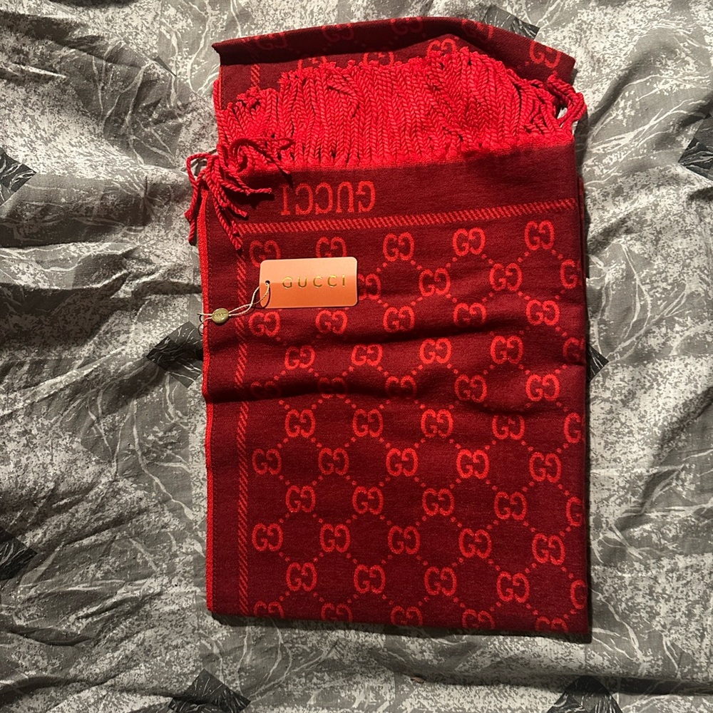 Gucci Burgundy and Red Monogram Scarf - Picture 3 of 3